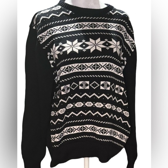 Weatherproof Sweaters - Classy Cotton Christmas Sweater-Geometric Snowflake Design-Colors Black & White